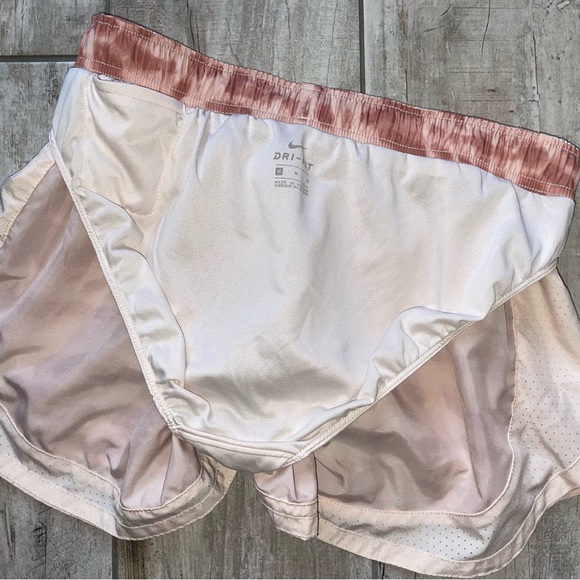 Nike Dri-FIT Tempo Women’s Shorts - Picture 6 of 6